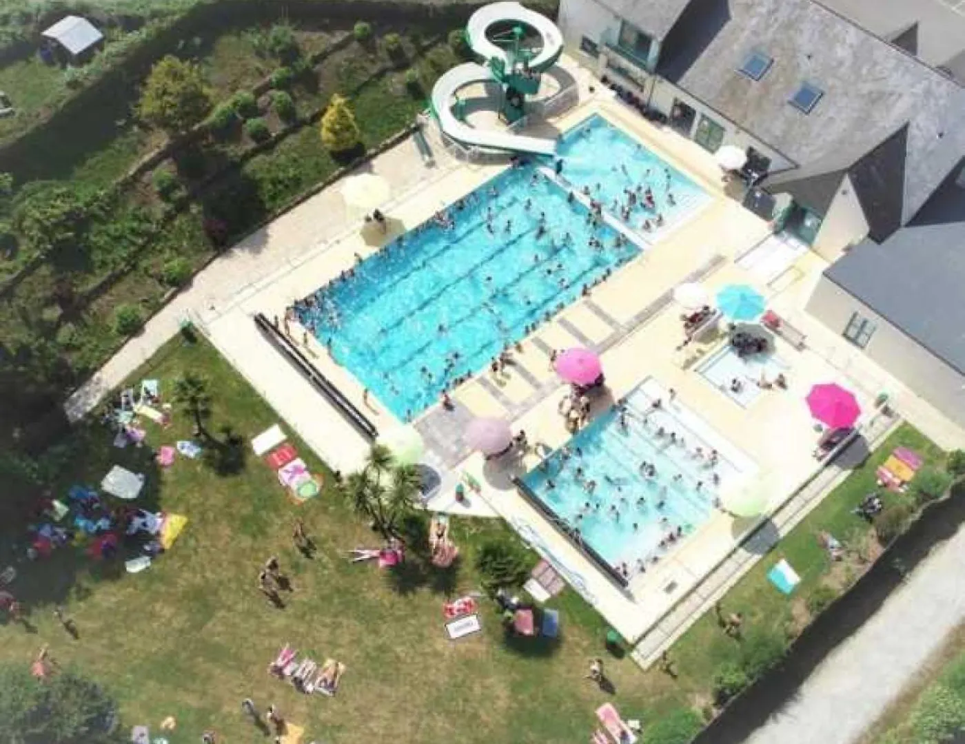Ferienhaus Camping 3 Etoiles - Piscine - Eehafa Merdrignac