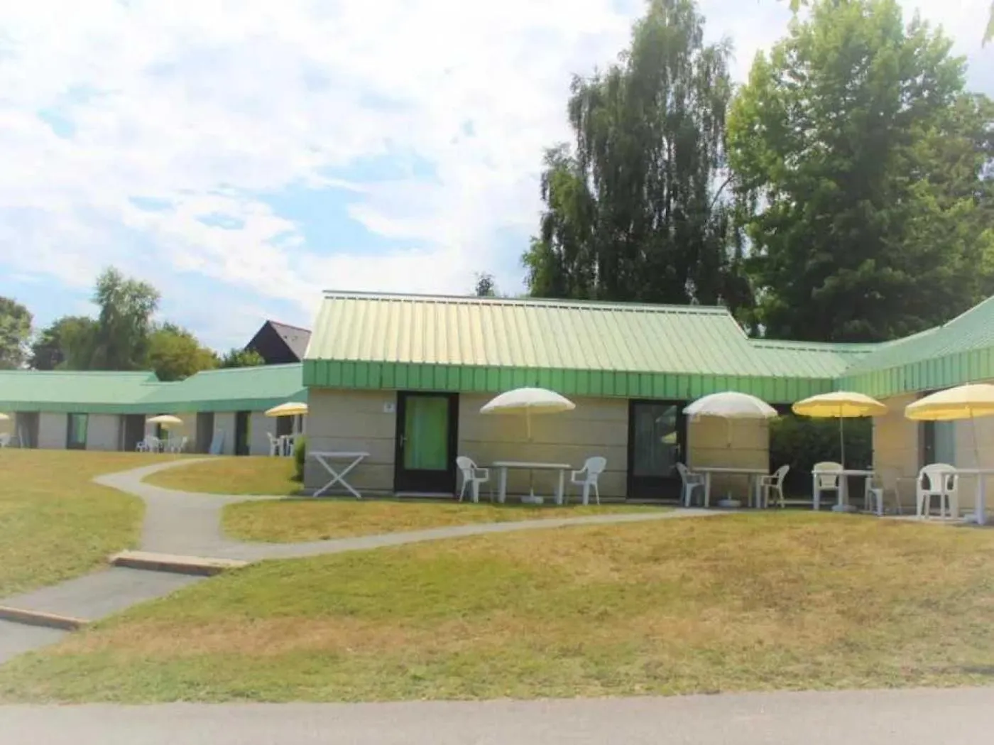 Camping 3 Etoiles - Piscine - Eehafa Merdrignac